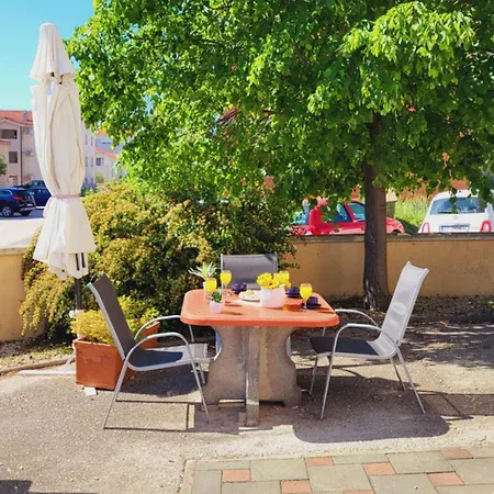 Blue Stone-with Parking, Terrace And Bbq ザダル