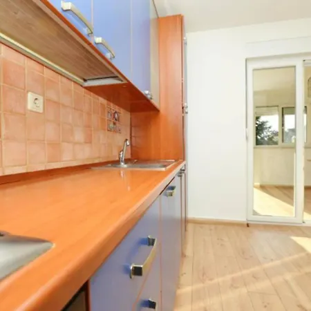 Blue Stone-with Parking, Terrace And Bbq *