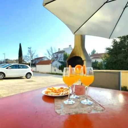 Blue Stone-with Parking, Terrace And Bbq *