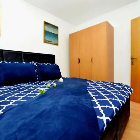Apartment Blue Stone-with Parking, Terrace And Bbq Zadar