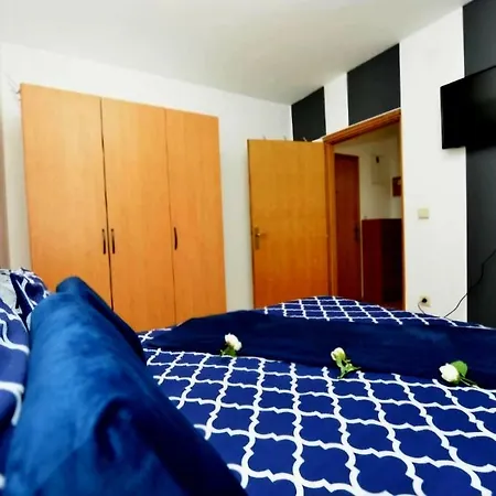 Apartment Blue Stone-with Parking, Terrace And Bbq