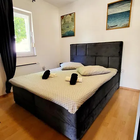 Blue Stone-with Parking, Terrace And Bbq 아파트 *