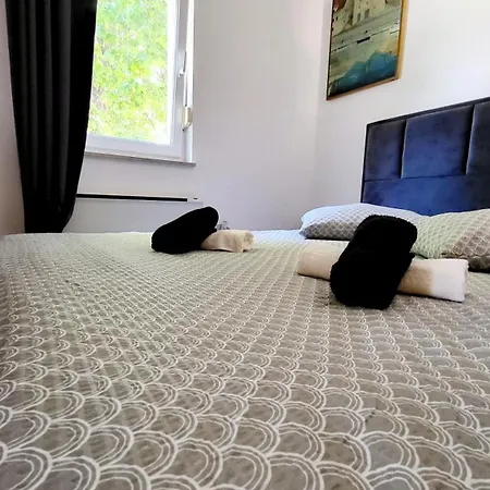 Blue Stone-with Parking, Terrace And Bbq *