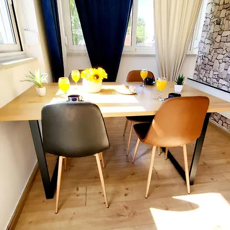 דירה Blue Stone-with Parking, Terrace And Bbq