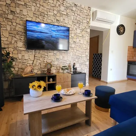 アパート Blue Stone-with Parking, Terrace And Bbq ザダル