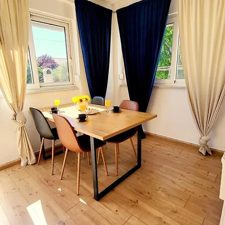 Blue Stone-with Parking, Terrace And Bbq *