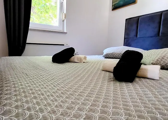 Blue Stone-with Parking, Terrace And Bbq *